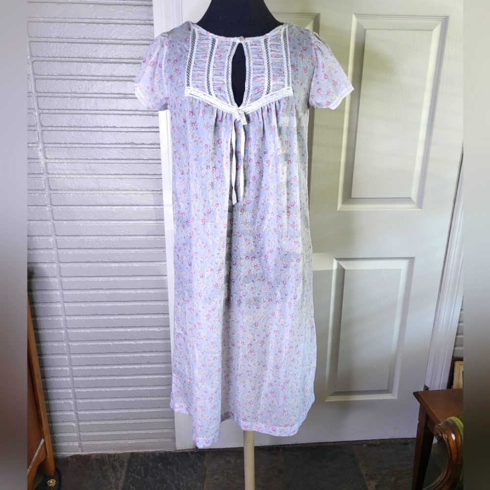 Vintage Floral Keyhole Lounge Dress